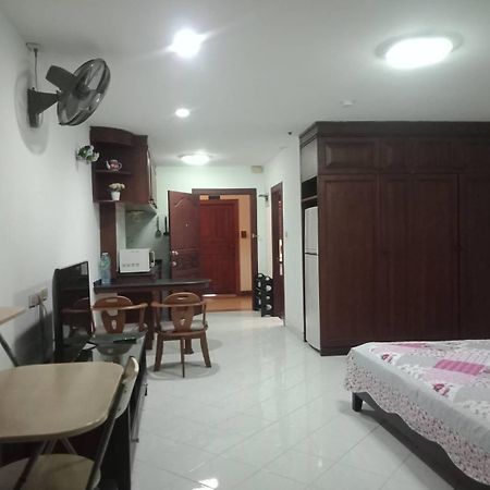 View Talay 2 Suite Apartments Praia de Jomtien Exterior foto